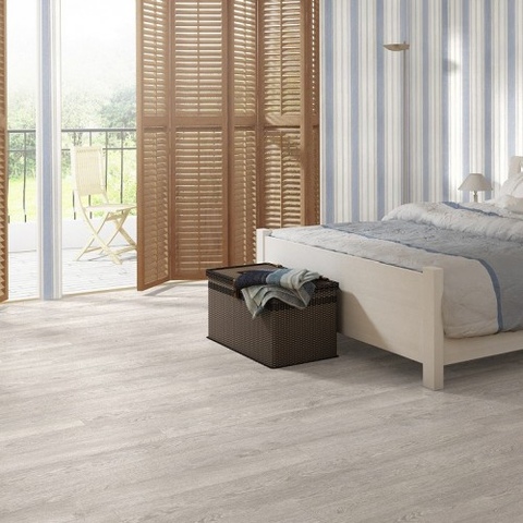 Ламинат Quick-Step Perspective PER 1406 Доска дуба светло-серого старинного